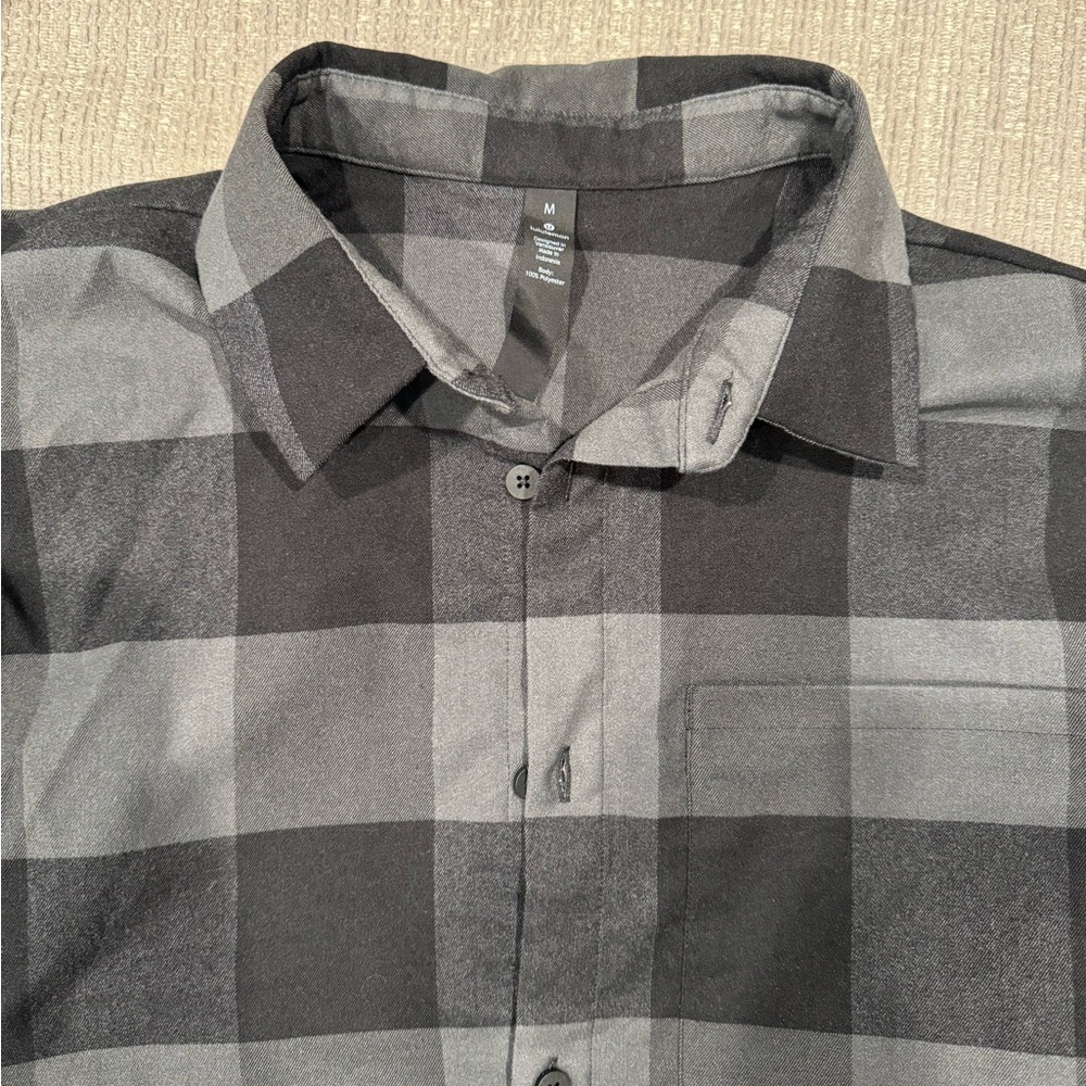 LULULEMON MENS BUTTON DOWN SHIRT